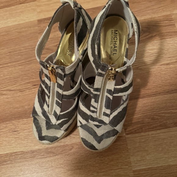 Michael Kors Wedge shoes - Picture 3 of 6